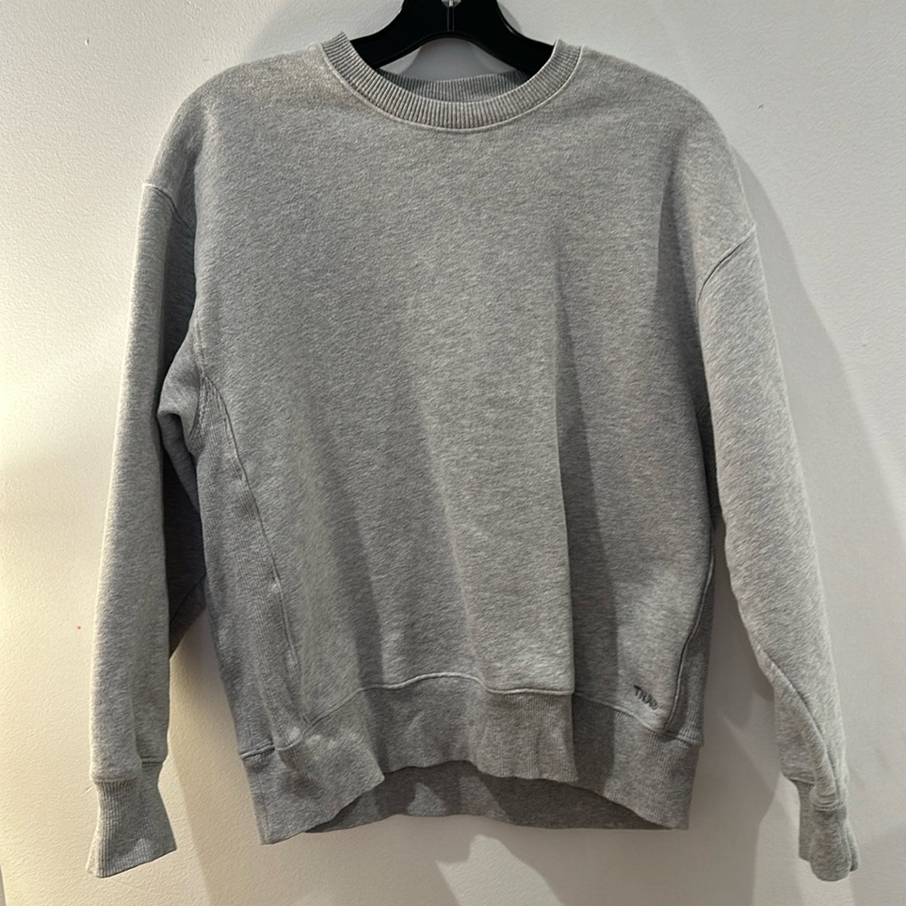 Grey Aritzia crewneck